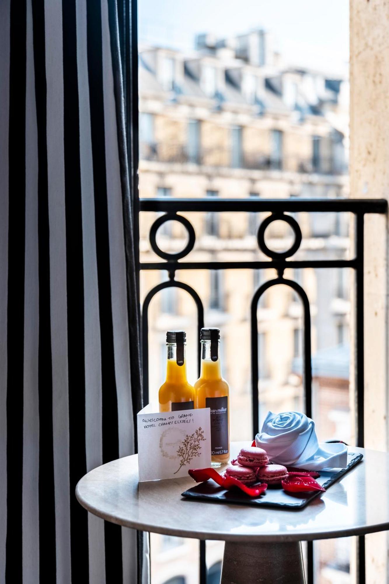 Grand Hotel Champs-Elysees Paris Exterior photo