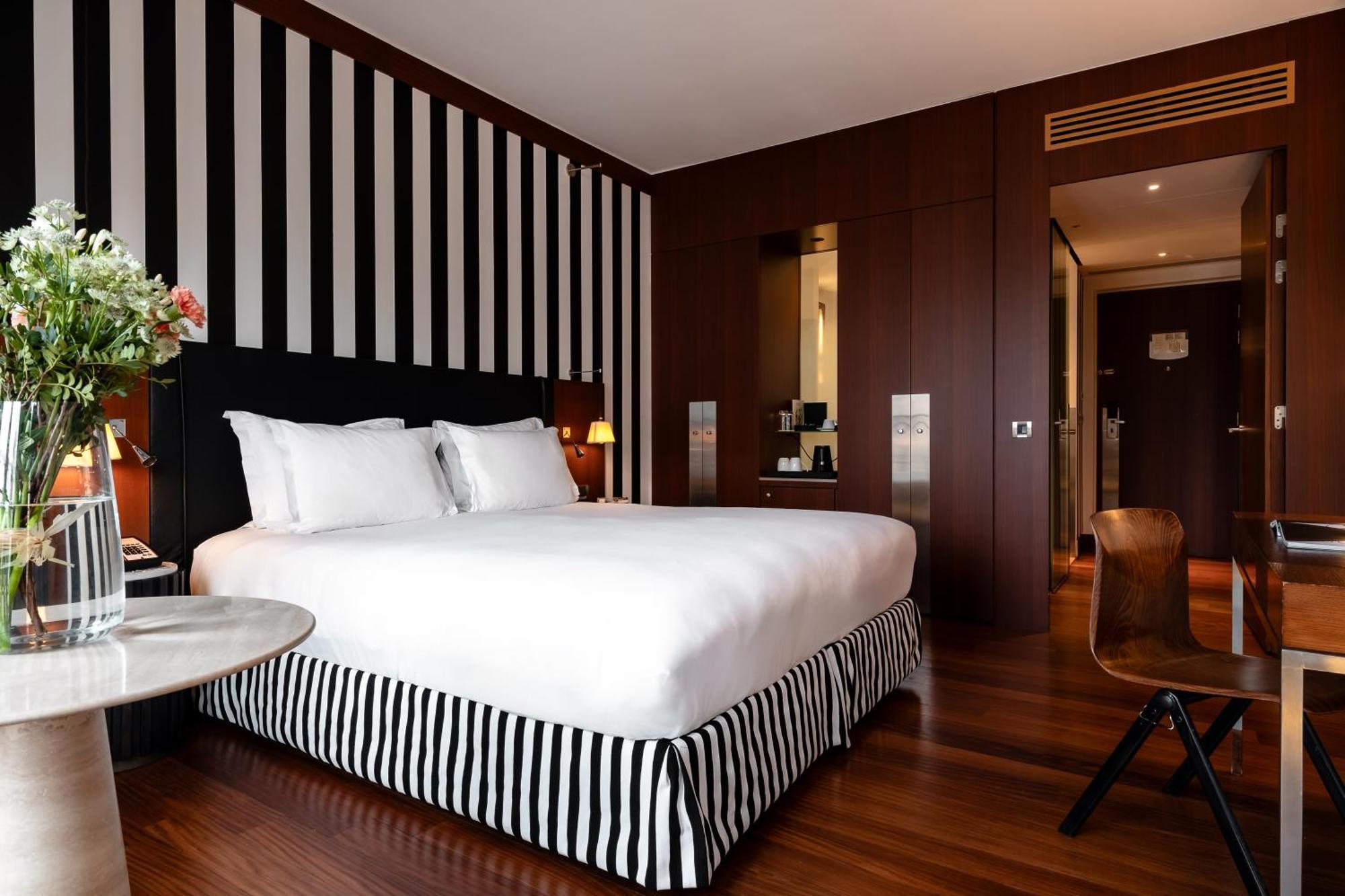 Grand Hotel Champs-Elysees Paris Exterior photo